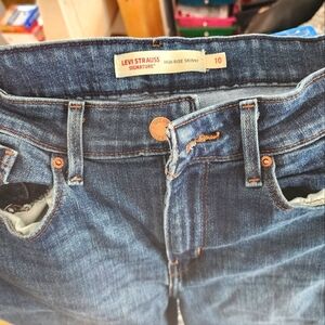 Levi's signature Women's High-Rise Skinny Jeans